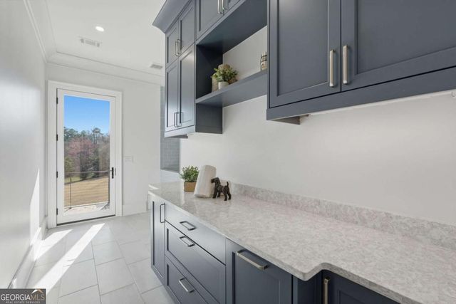 8510 Blue Heron Drive, Gainesville, GA 30506