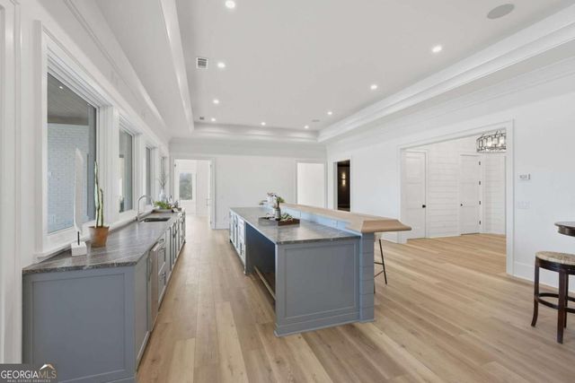 8510 Blue Heron Drive, Gainesville, GA 30506