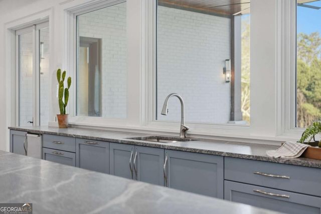 8510 Blue Heron Drive, Gainesville, GA 30506