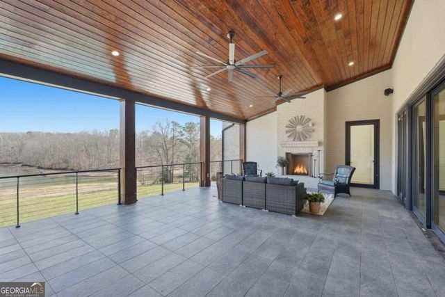 8510 Blue Heron Drive, Gainesville, GA 30506