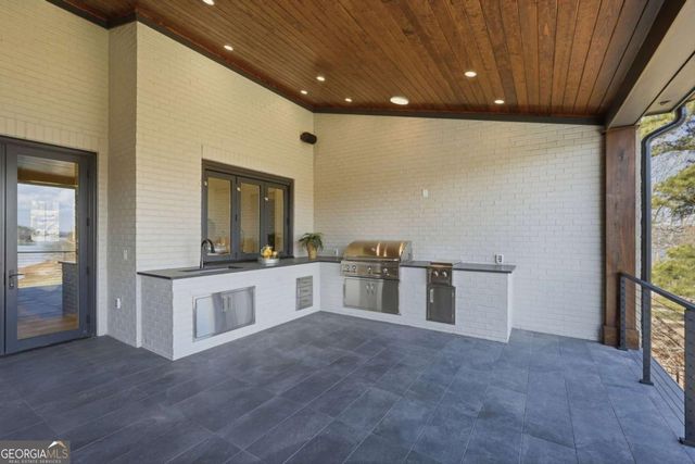 8510 Blue Heron Drive, Gainesville, GA 30506