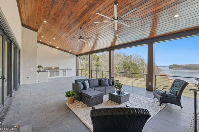 8510 Blue Heron Drive, Gainesville, GA 30506