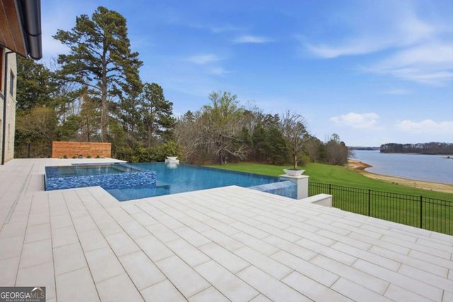 8510 Blue Heron Drive, Gainesville, GA 30506