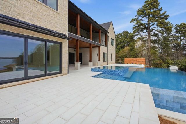 8510 Blue Heron Drive, Gainesville, GA 30506