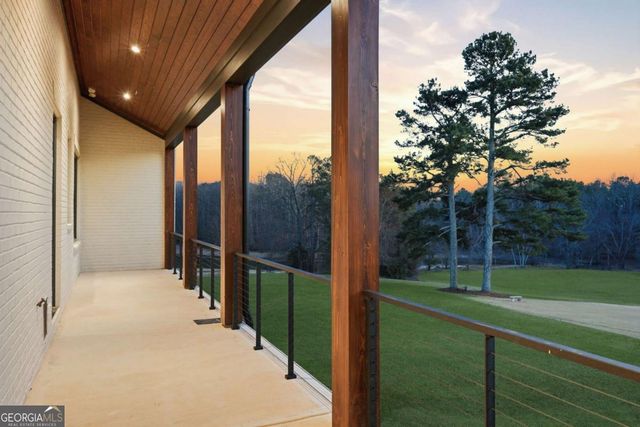 8510 Blue Heron Drive, Gainesville, GA 30506