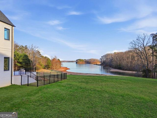 8510 Blue Heron Drive, Gainesville, GA 30506