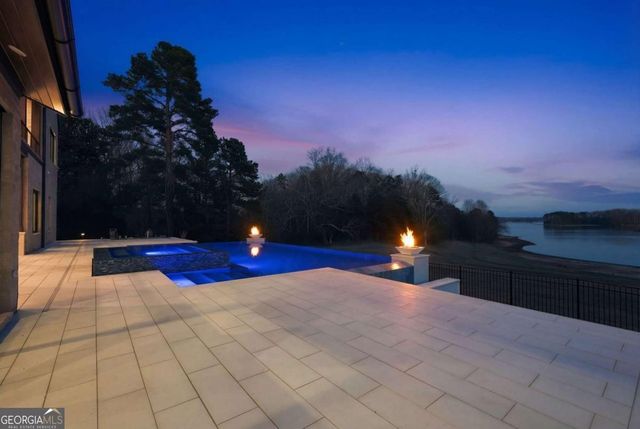 8510 Blue Heron Drive, Gainesville, GA 30506