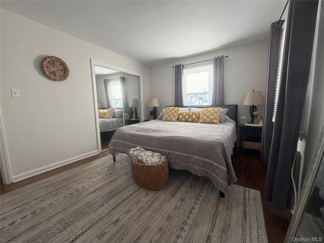 135 Woolsey Avenue, Glen Cove, NY 11542