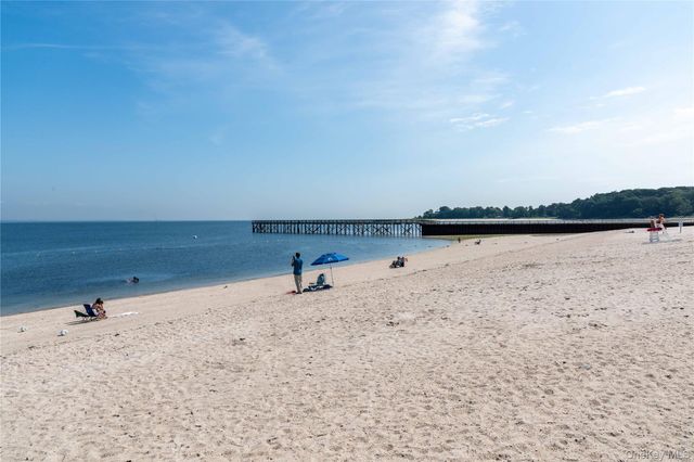 135 Woolsey Avenue, Glen Cove, NY 11542