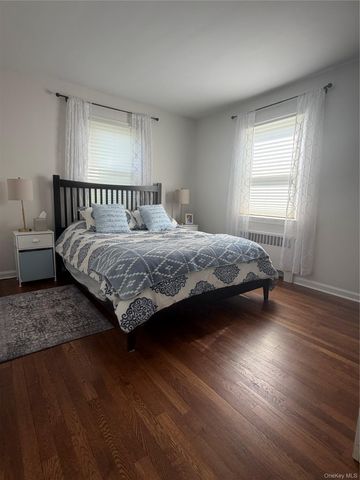 135 Woolsey Avenue, Glen Cove, NY 11542