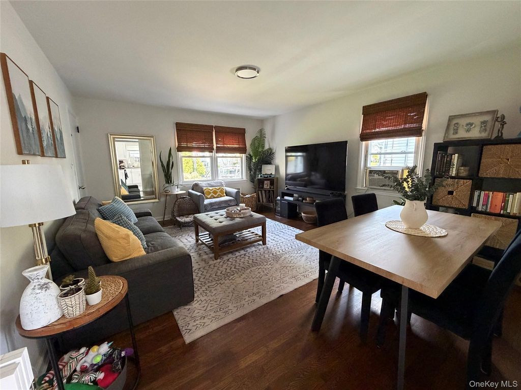 135 Woolsey Avenue, Glen Cove, NY 11542