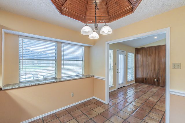 3901 Echo Hill Court, Arlington, TX 76001