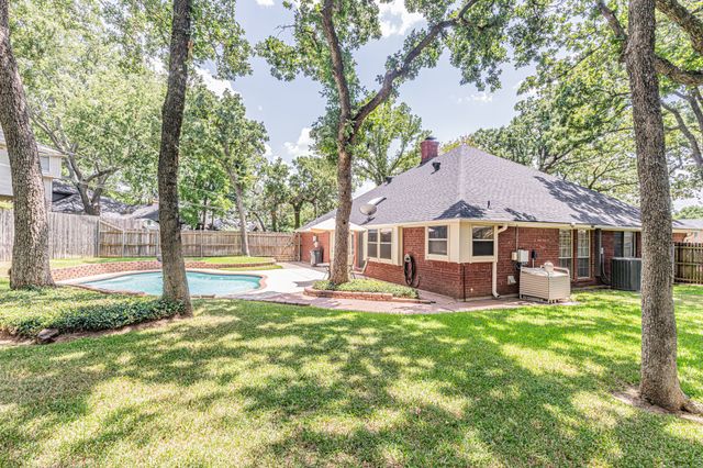 3901 Echo Hill Court, Arlington, TX 76001