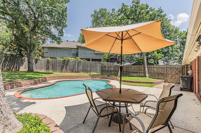 3901 Echo Hill Court, Arlington, TX 76001