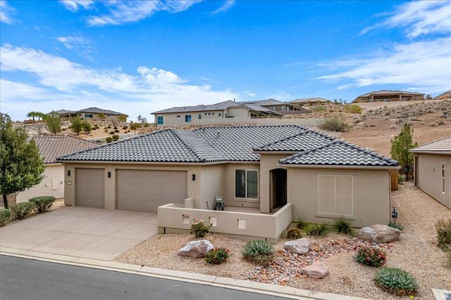 1815 W CARMEL BLUFFS DR, St. George, UT 84790