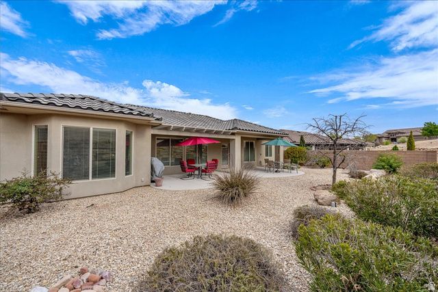 1815 W CARMEL BLUFFS DR, St. George, UT 84790