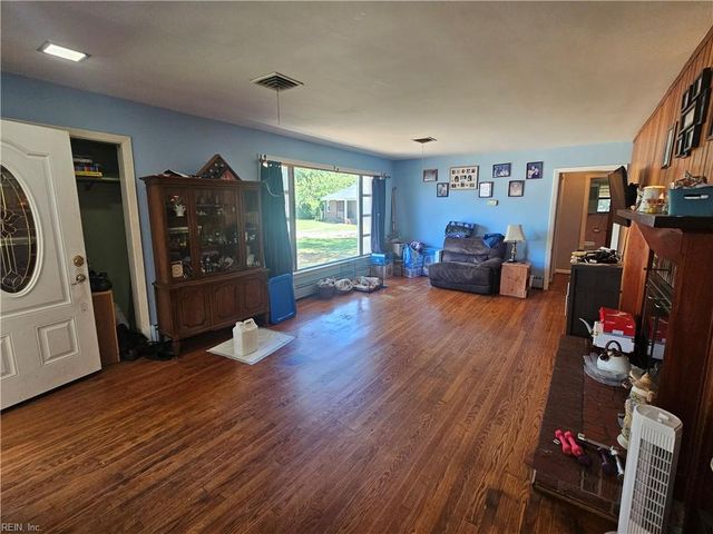 146 Cambridge PL, Hampton, VA 23669
