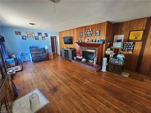 146 Cambridge PL, Hampton, VA 23669