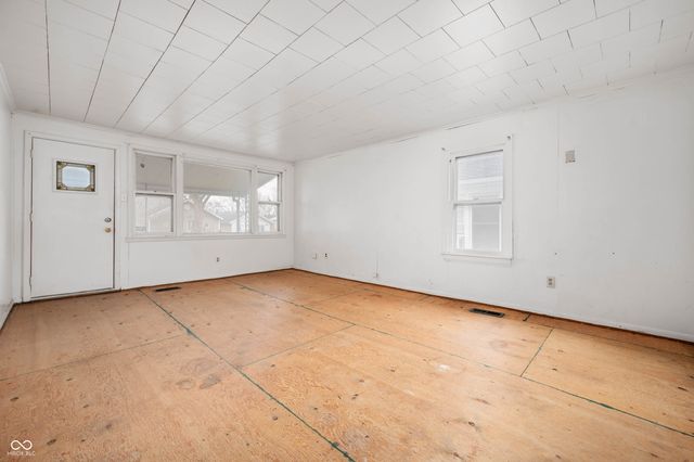 2915 Central Avenue, Anderson, IN 46016