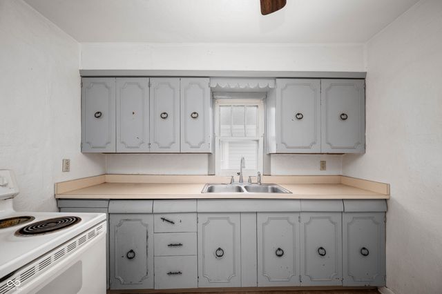 2915 Central Avenue, Anderson, IN 46016