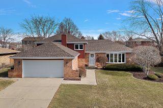 15223 Royal Foxhunt Road, Orland Park, IL 60462