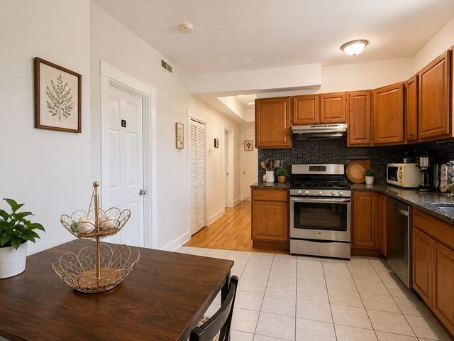 47 Buttonwood 3, Boston, MA 02125