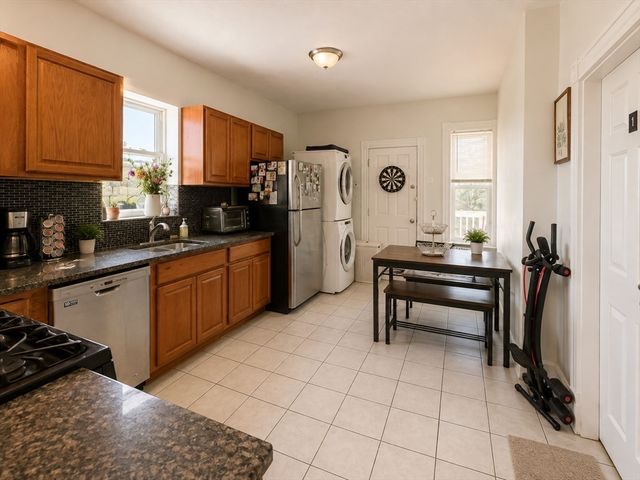 47 Buttonwood 3, Boston, MA 02125