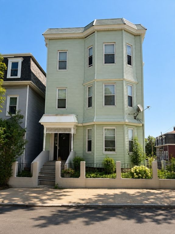 47 Buttonwood 3, Boston, MA 02125