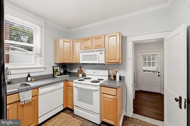 230 JEFFERSON ST, Martinsburg, WV 25401