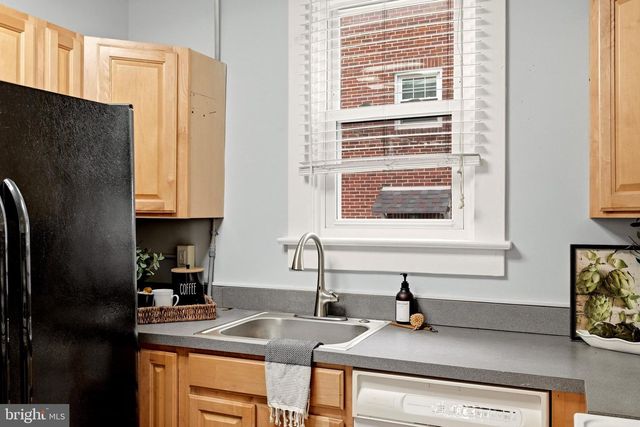 230 JEFFERSON ST, Martinsburg, WV 25401