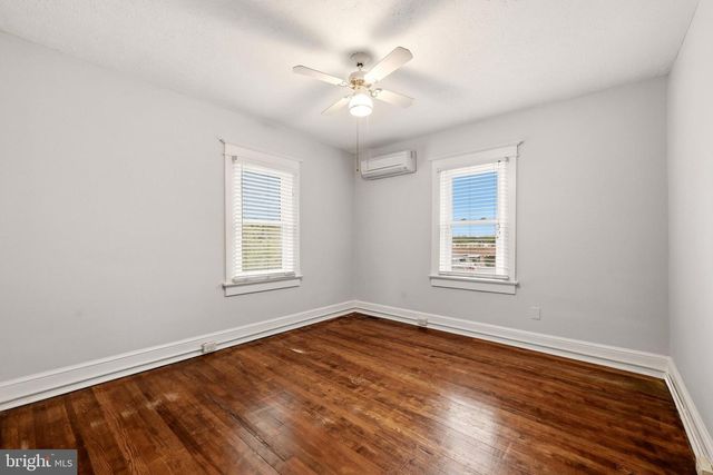 230 JEFFERSON ST, Martinsburg, WV 25401