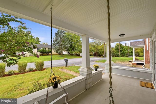 230 JEFFERSON ST, Martinsburg, WV 25401