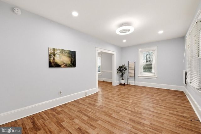 230 JEFFERSON ST, Martinsburg, WV 25401