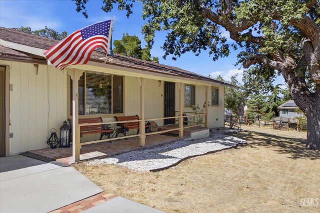 27320 War Admiral Court, Tehachapi, CA 93561