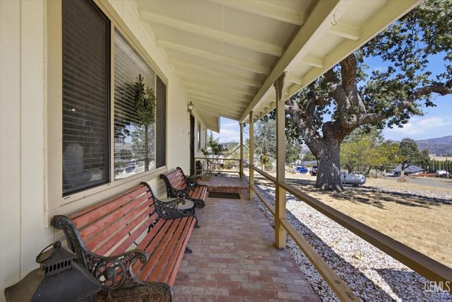 27320 War Admiral Court, Tehachapi, CA 93561