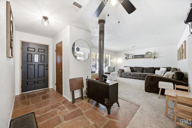 27320 War Admiral Court, Tehachapi, CA 93561
