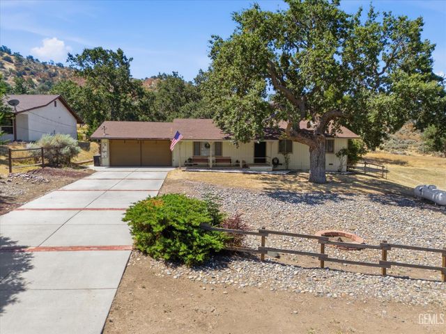 27320 War Admiral Court, Tehachapi, CA 93561