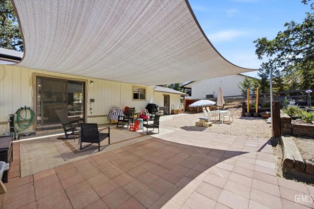 27320 War Admiral Court, Tehachapi, CA 93561