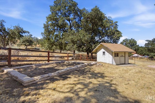 27320 War Admiral Court, Tehachapi, CA 93561