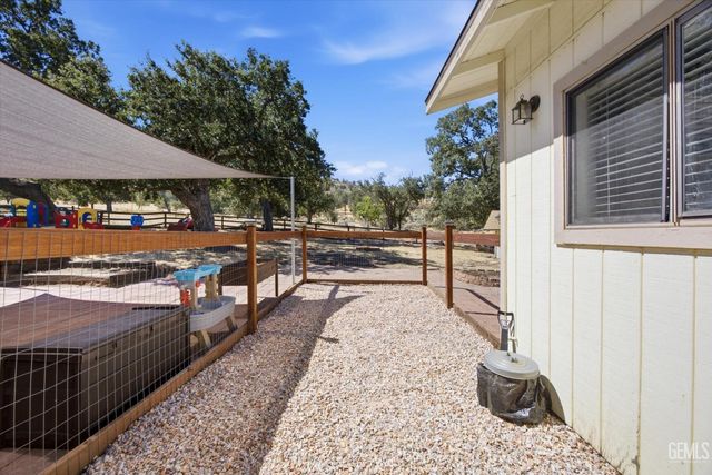 27320 War Admiral Court, Tehachapi, CA 93561
