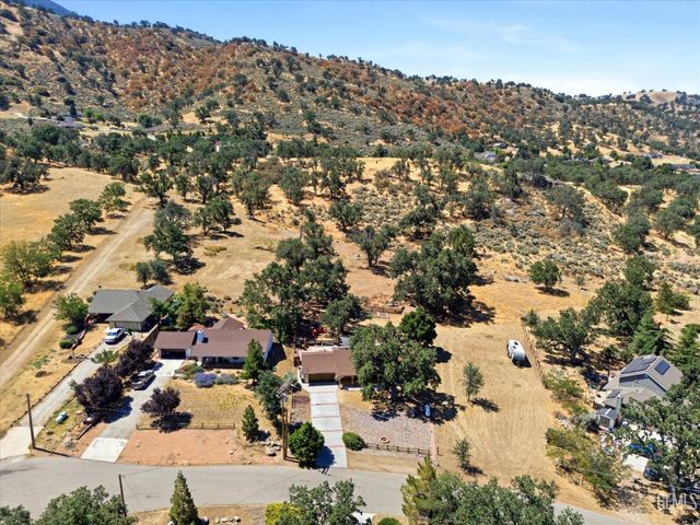 27320 War Admiral Court, Tehachapi, CA 93561