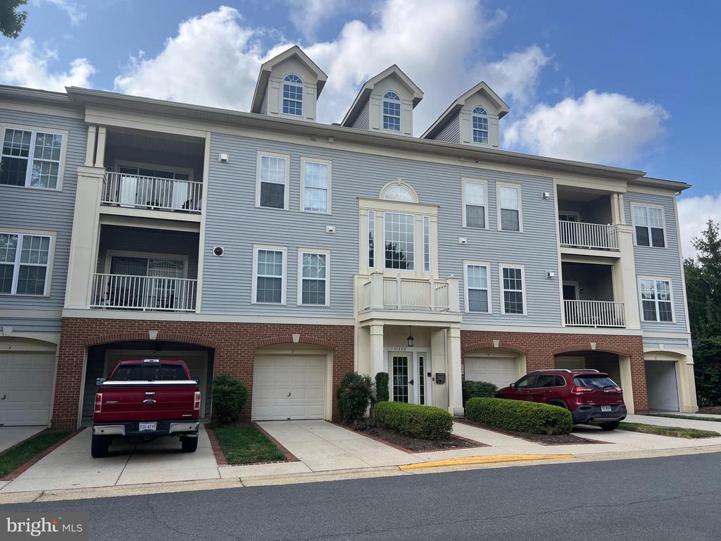 11330 WESTBROOK MILL LN #304, Fairfax, VA 22030
