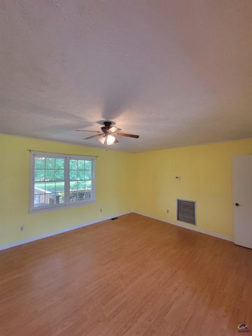 435 Unadilla Highway, Hawkinsville, GA 31036
