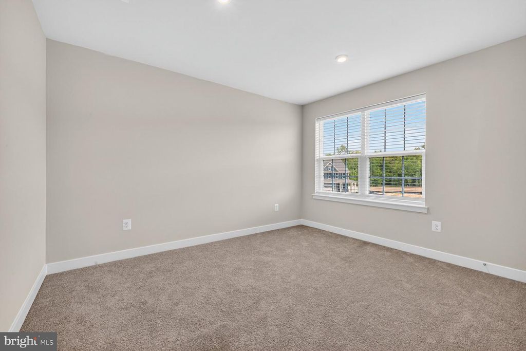 Image 19 of property listing at 9210 MURDSTONE LN, Waldorf, MD 20603