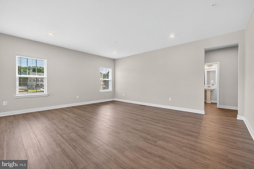 Image 8 of property listing at 9210 MURDSTONE LN, Waldorf, MD 20603