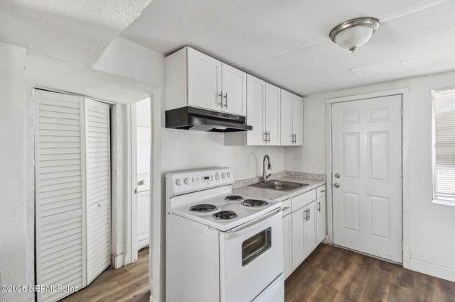 1330 BARNETT Street, Jacksonville, FL 32209