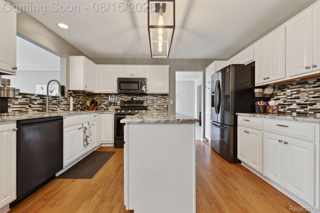 6167 Foxfire Circle, Independence Charter Township, MI 48346