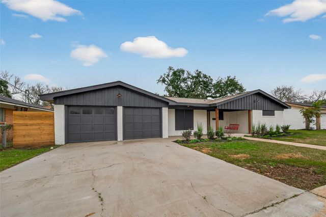 325 Hargett Street, Clute, TX 77531