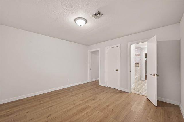 325 Hargett Street, Clute, TX 77531