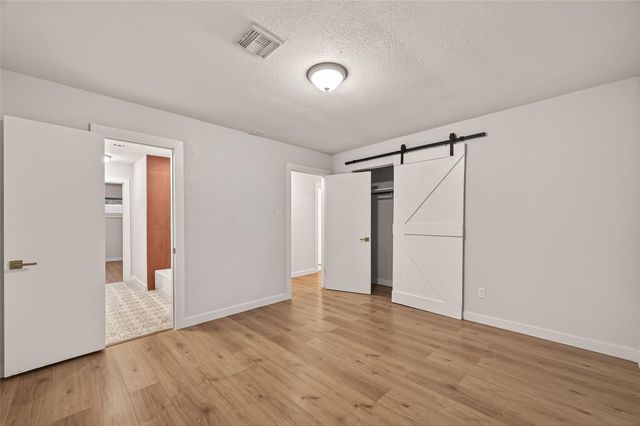 325 Hargett Street, Clute, TX 77531